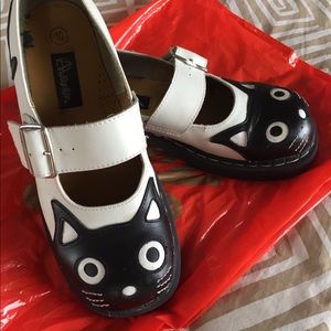 Anarchic kitty cat Mary Janes